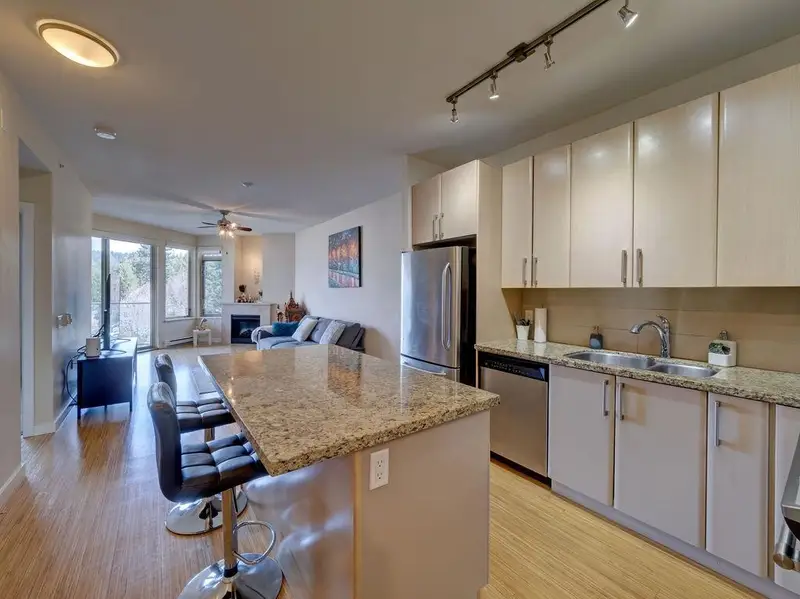 360 5160 DAVIS BAY ROAD - photo 1 of 20