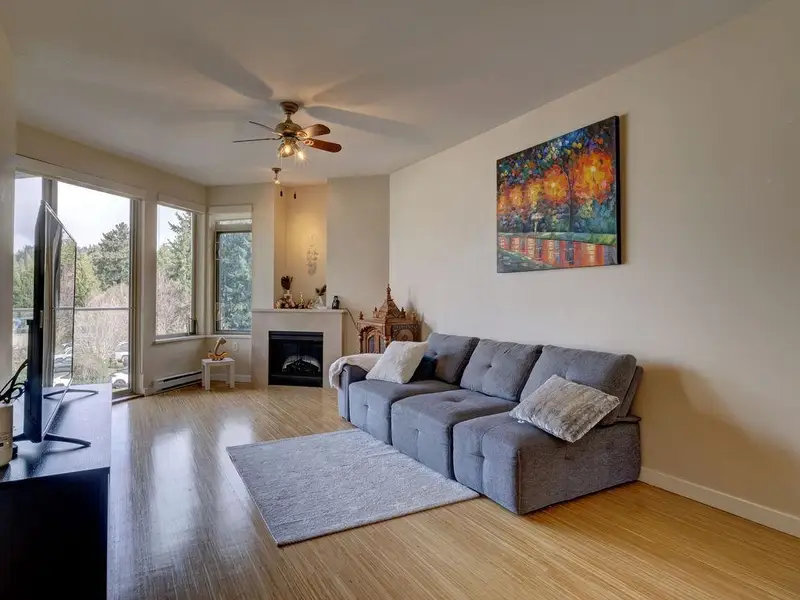 360 5160 DAVIS BAY ROAD - photo 3 of 20