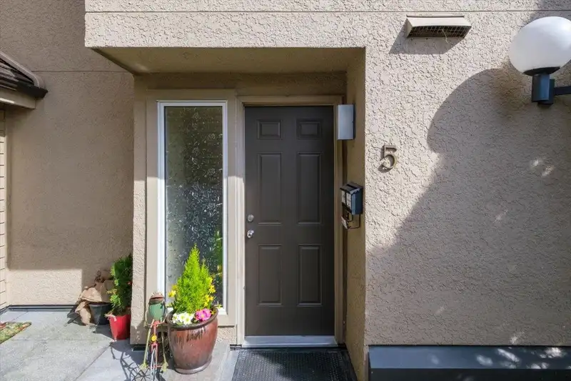 5 230 W 15TH STREET - photo 1 of 34