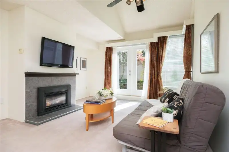 5 230 W 15TH STREET - photo 2 of 34