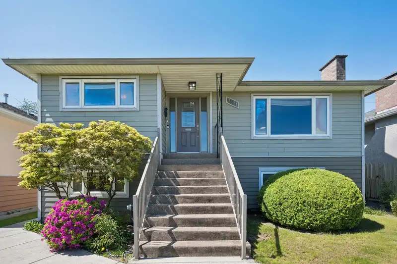 7621 ELLIOTT STREET - photo 1 of 40