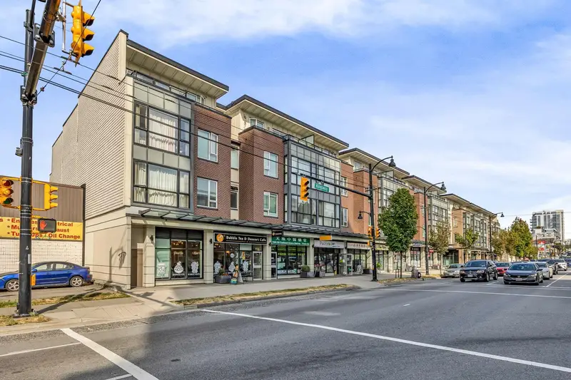 55 2239 KINGSWAY - photo 2 of 12