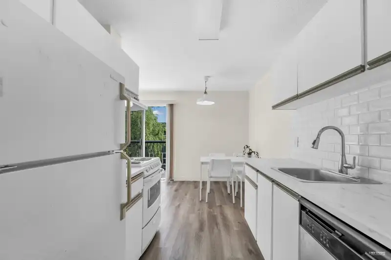 349 8011 RYAN ROAD - photo 2 of 22