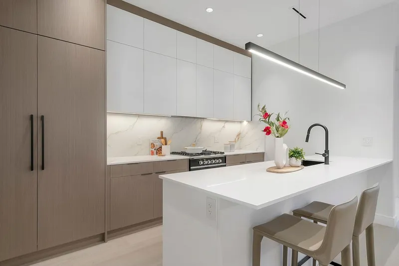 1 4023 W 18TH AVENUE - photo 4 of 25