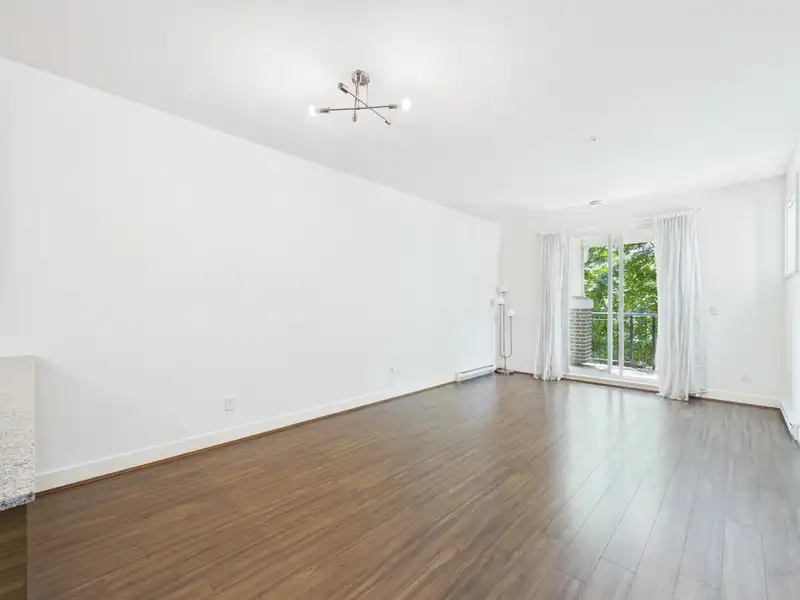 224 5788 SIDLEY STREET - photo 4 of 18