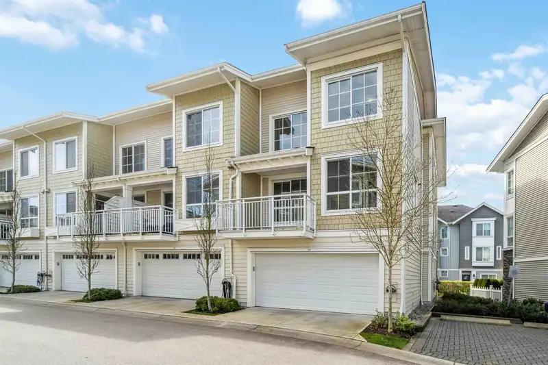 52 5551 ADMIRAL WAY - photo 3 of 34