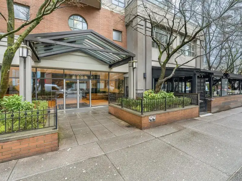 1007 1188 HOWE STREET - photo 1 of 25
