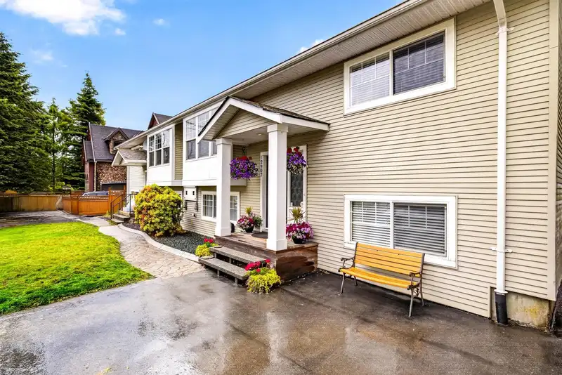 12905 99 AVENUE - photo 2 of 40