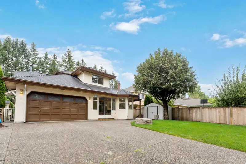 16691 104 AVENUE - photo 4 of 36