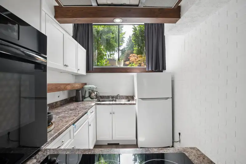 520 CARDIFF WAY - photo 2 of 38