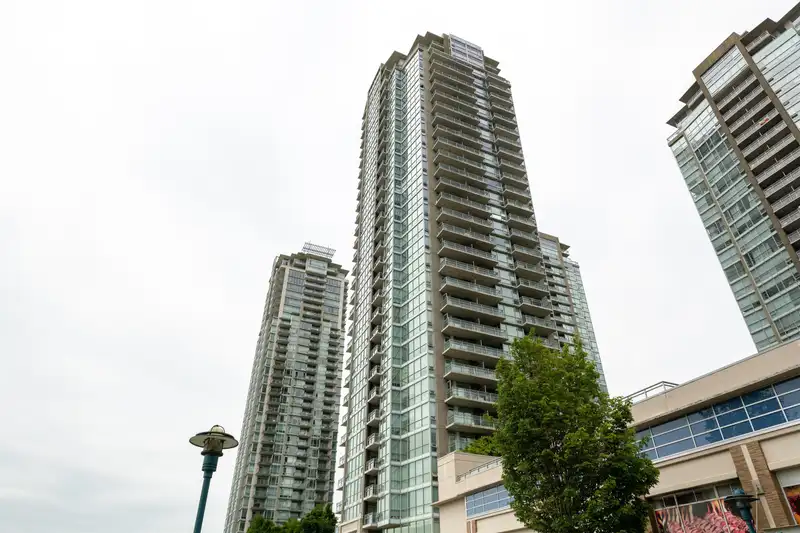 1605 2975 ATLANTIC AVENUE - photo 2 of 35