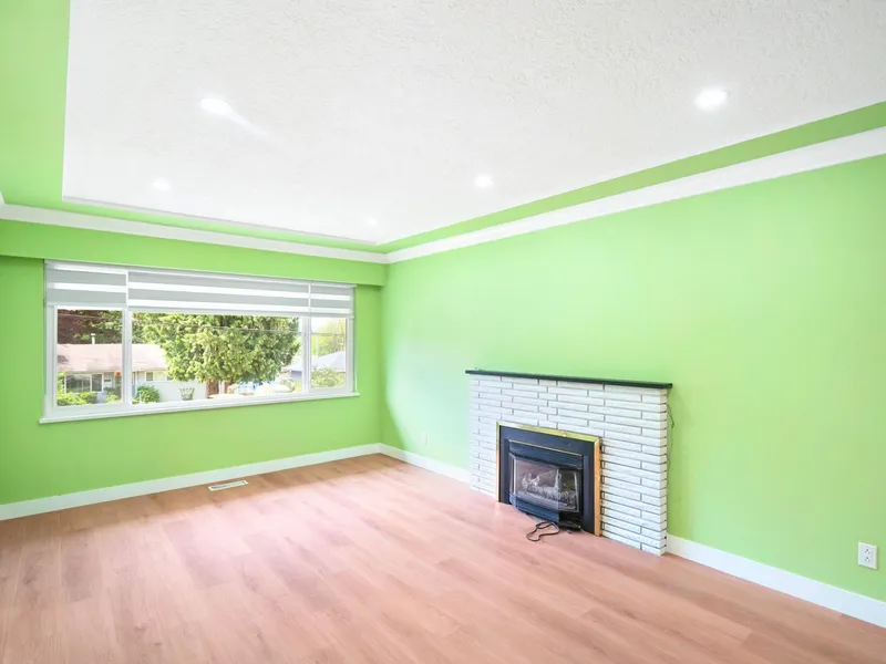 14935 KEW DRIVE - photo 2 of 13