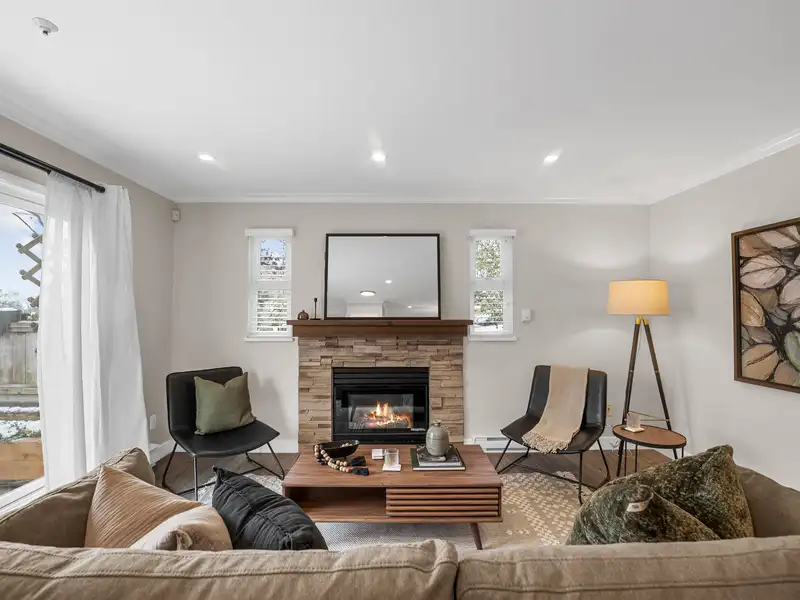 102 3709 PENDER STREET - photo 2 of 29