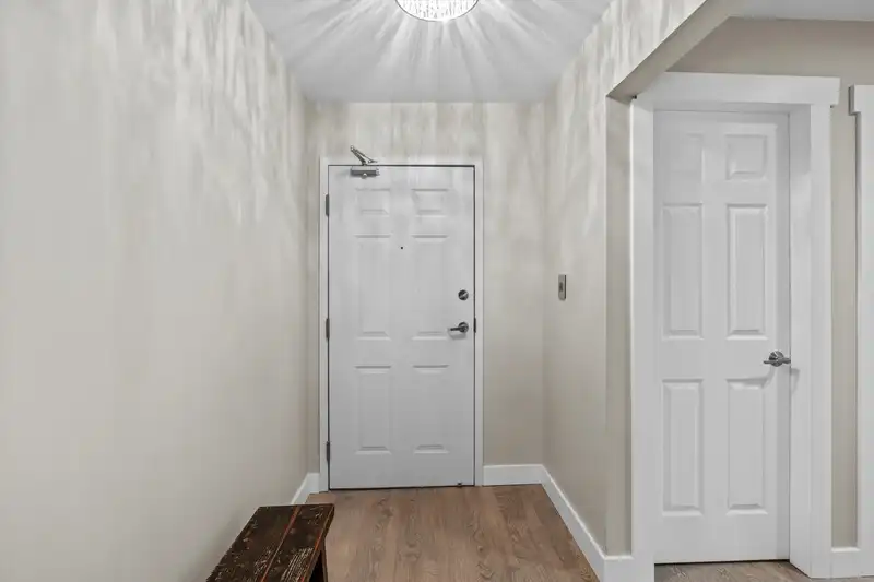 201 2288 W 12TH AVENUE - photo 4 of 33