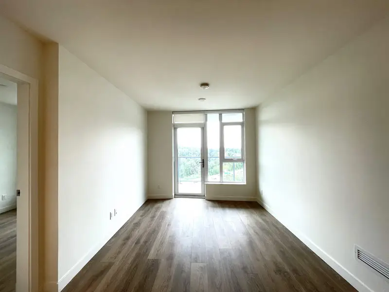 1208 318 ALDERSON AVENUE - photo 4 of 25