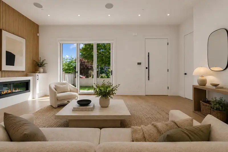 1 4463 WALDEN STREET - photo 4 of 33