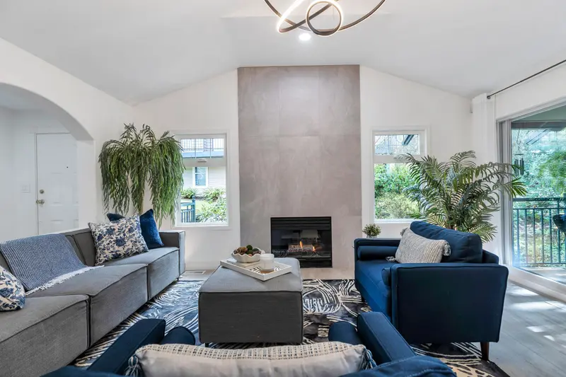 1102 STRATHAVEN DRIVE - photo 3 of 25