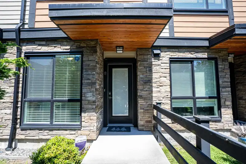 8 20857 77A AVENUE - photo 3 of 38