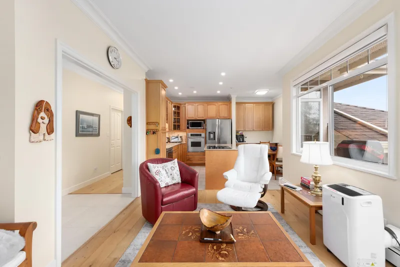 402 1300 HUNTER ROAD - photo 4 of 25