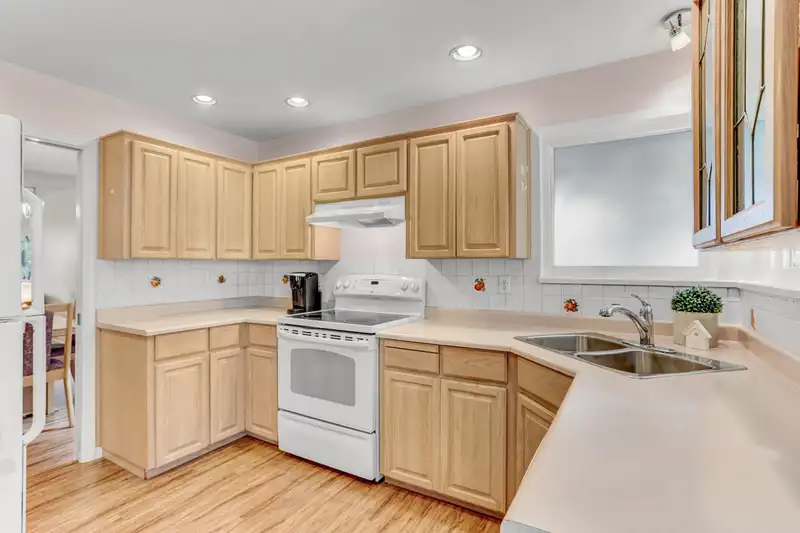 12411 222 STREET - photo 3 of 27