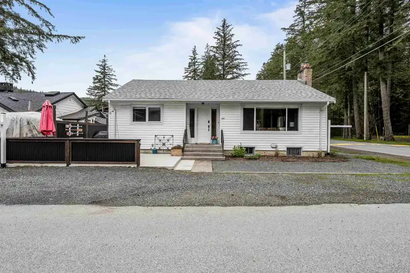 404 BIRCH STREET - photo 1 of 36
