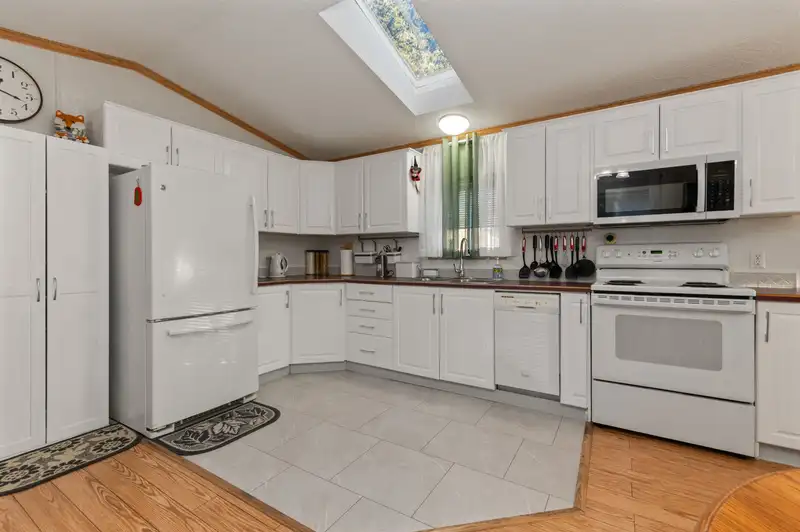 3 6338 VEDDER ROAD - photo 2 of 35
