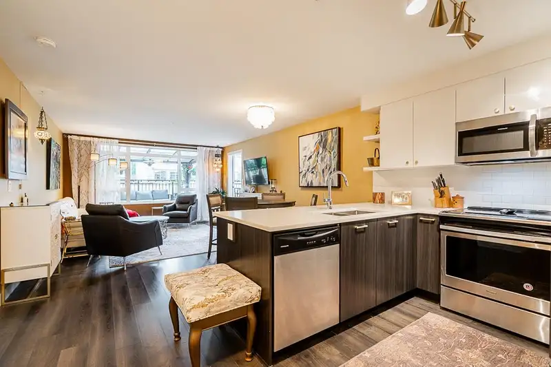 221 2525 CLARKE STREET - photo 3 of 31