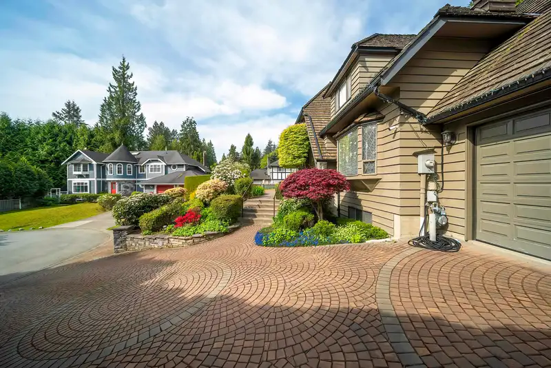435 INGLEWOOD AVENUE - photo 3 of 38