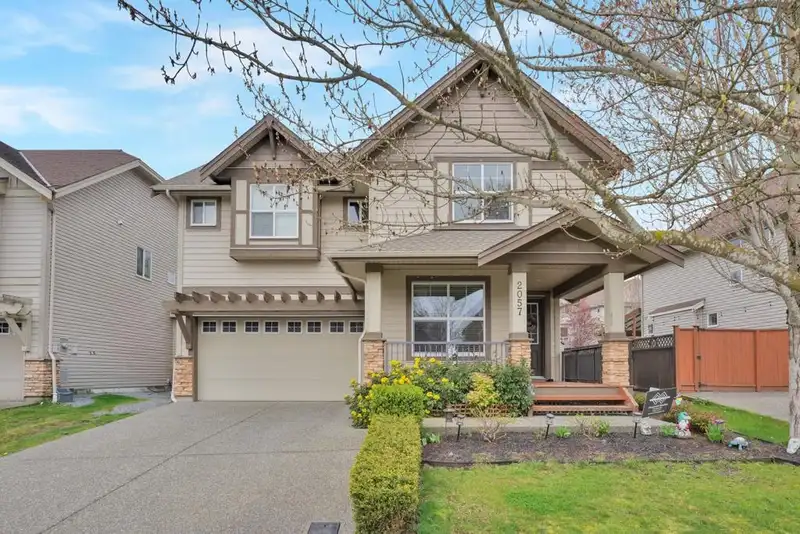 2057 MERLOT BOULEVARD - photo 1 of 40