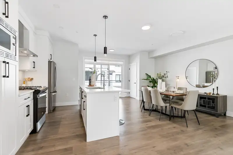 9 23627 132 AVENUE - photo 2 of 37