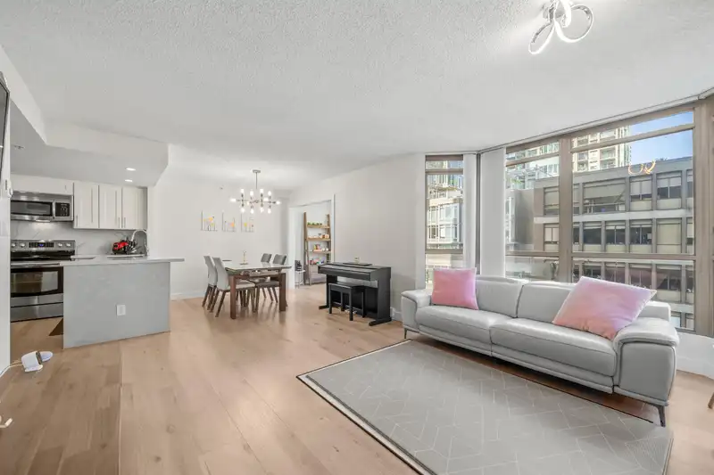 706 867 HAMILTON STREET - photo 2 of 29