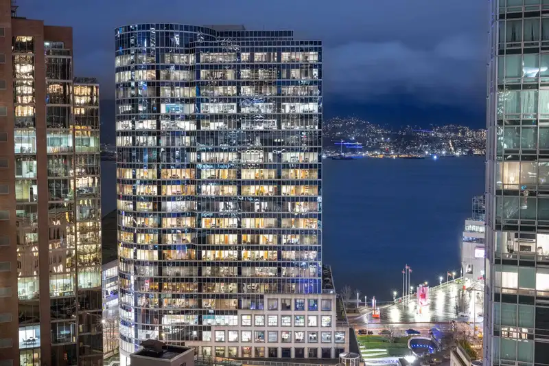 1807 838 W HASTINGS STREET - photo 1 of 27