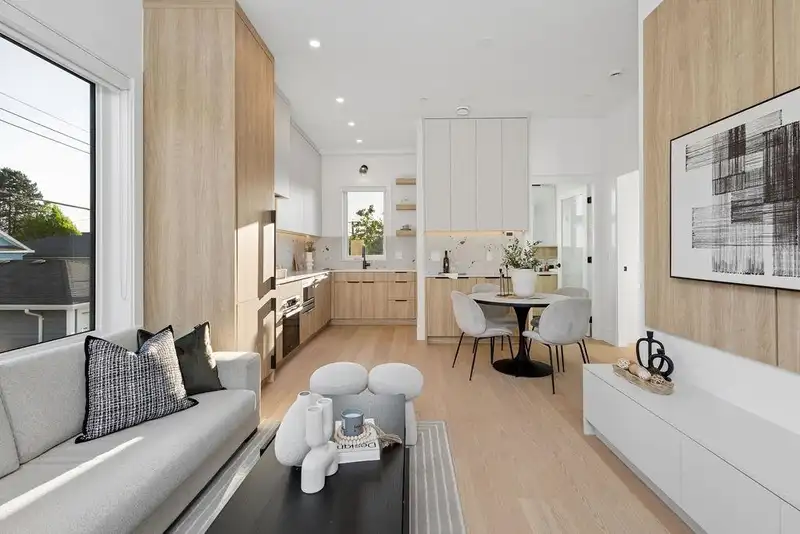 2754 GRAVELEY STREET - photo 2 of 35