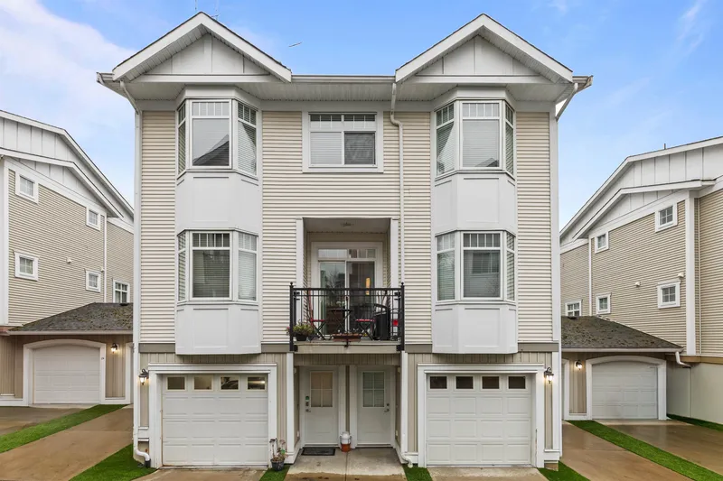 22 19551 66 AVENUE - photo 2 of 25