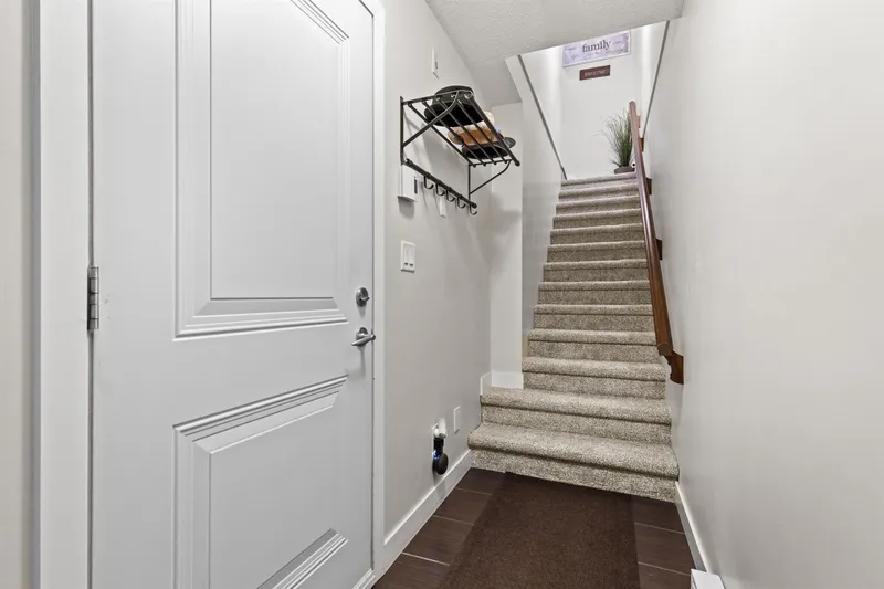 22 19551 66 AVENUE - photo 4 of 25