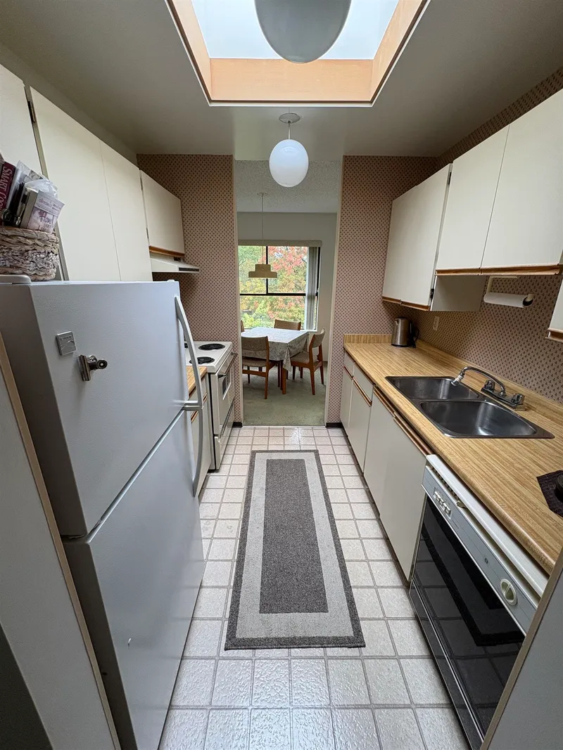 301 7411 MINORU BOULEVARD - photo 4 of 24