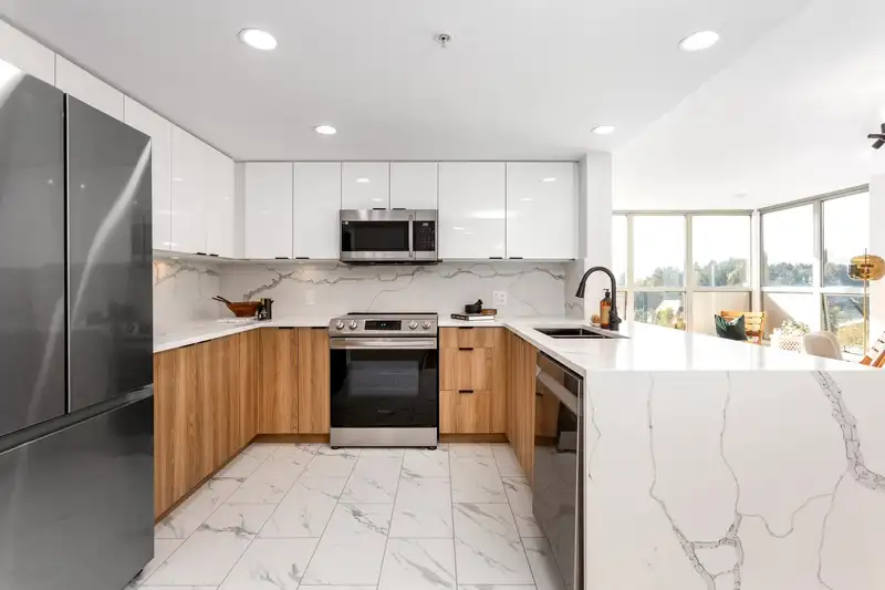 1806 290 NEWPORT DRIVE - photo 1 of 36