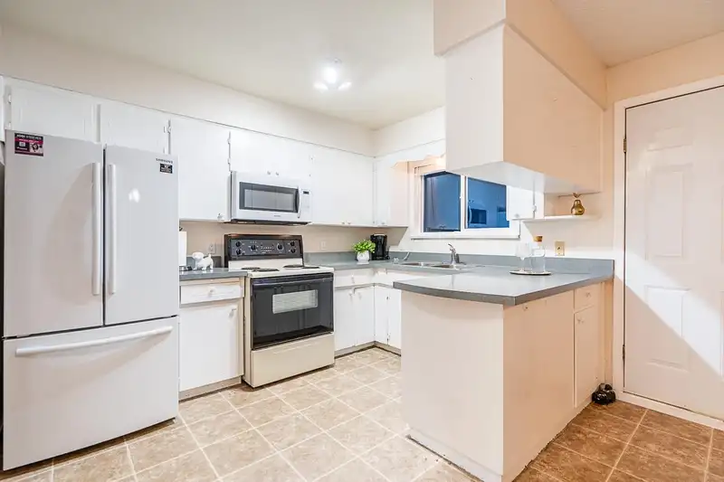 2827 264A STREET - photo 4 of 34