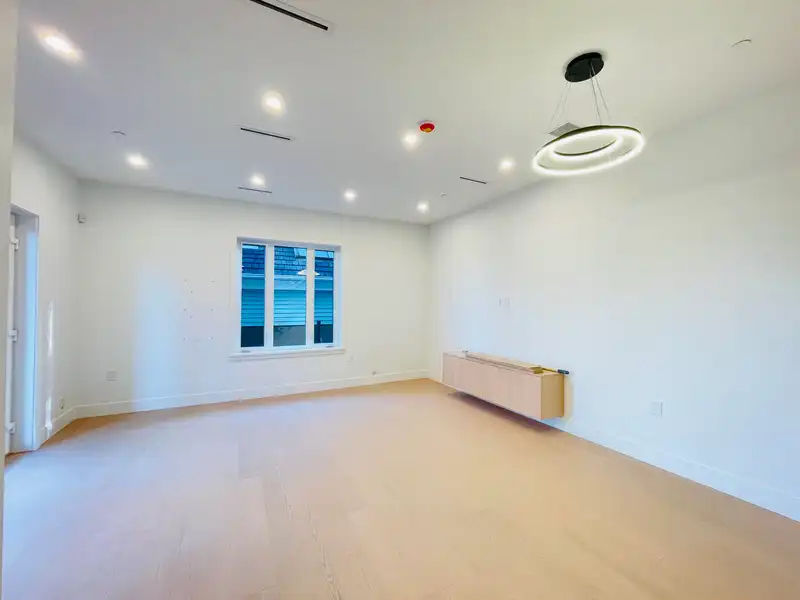 2 2452 HARRISON DRIVE - photo 2 of 14