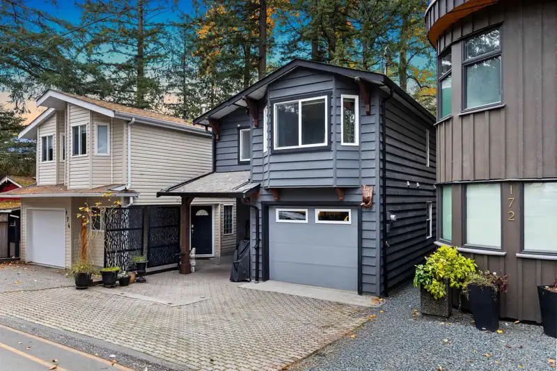 173 FIRST AVENUE - photo 3 of 37