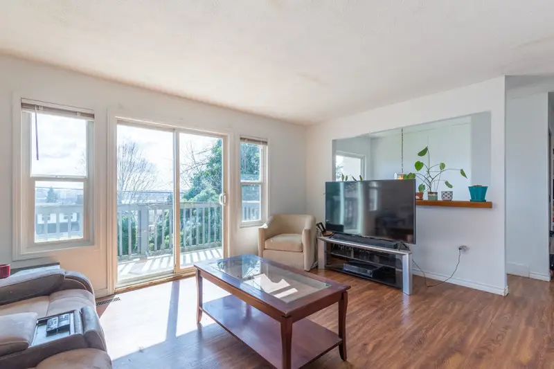 33457 2ND AVENUE - photo 4 of 25