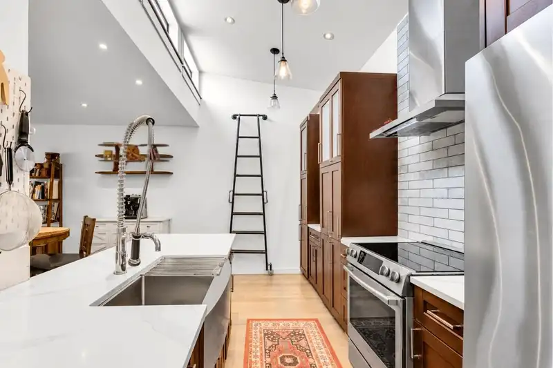 304 1420 E 7TH AVENUE - photo 4 of 18