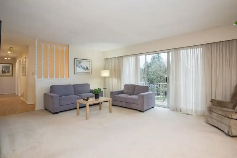 7972 BURNFIELD CRESCENT - photo 3 of 34