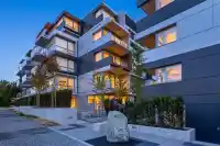 501 8120 OAK STREET - thumbnail 3