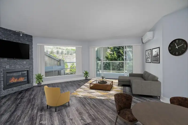 202 15025 VICTORIA AVENUE - photo 3 of 35