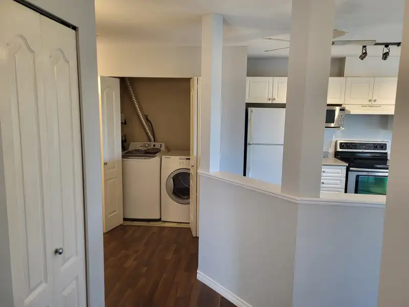 505 22230 NORTH AVENUE - photo 3 of 8