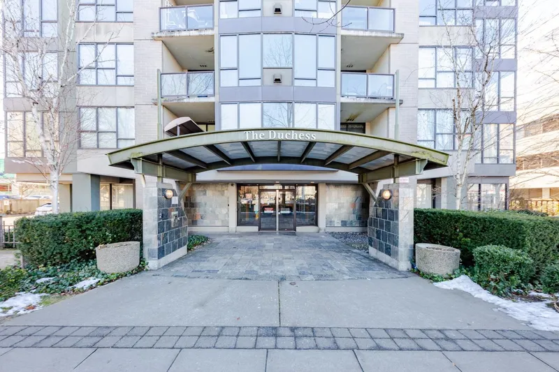 708 8180 GRANVILLE AVENUE - photo 2 of 25