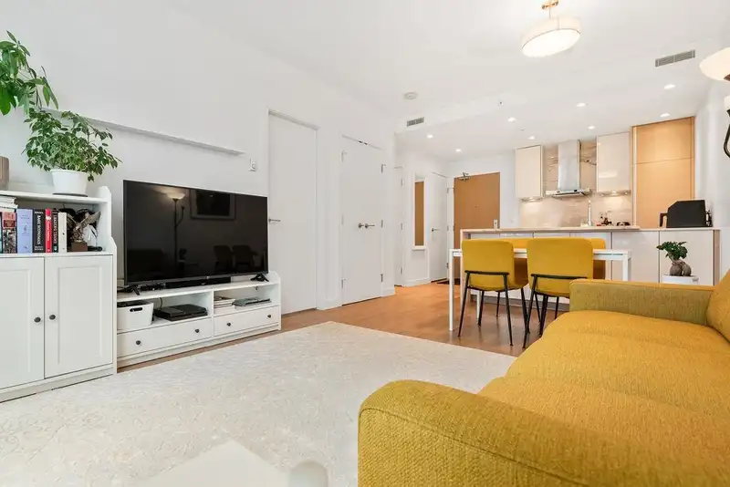 1708 6098 STATION STREET - photo 3 of 29