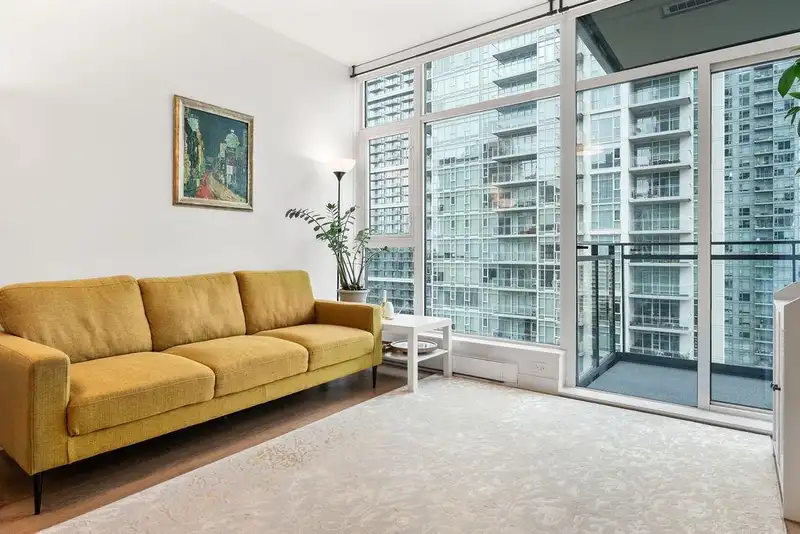 1708 6098 STATION STREET - photo 4 of 29