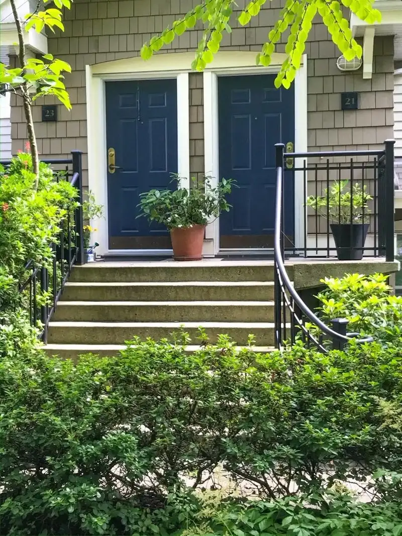 23 5605 HAMPTON PLACE - photo 3 of 39